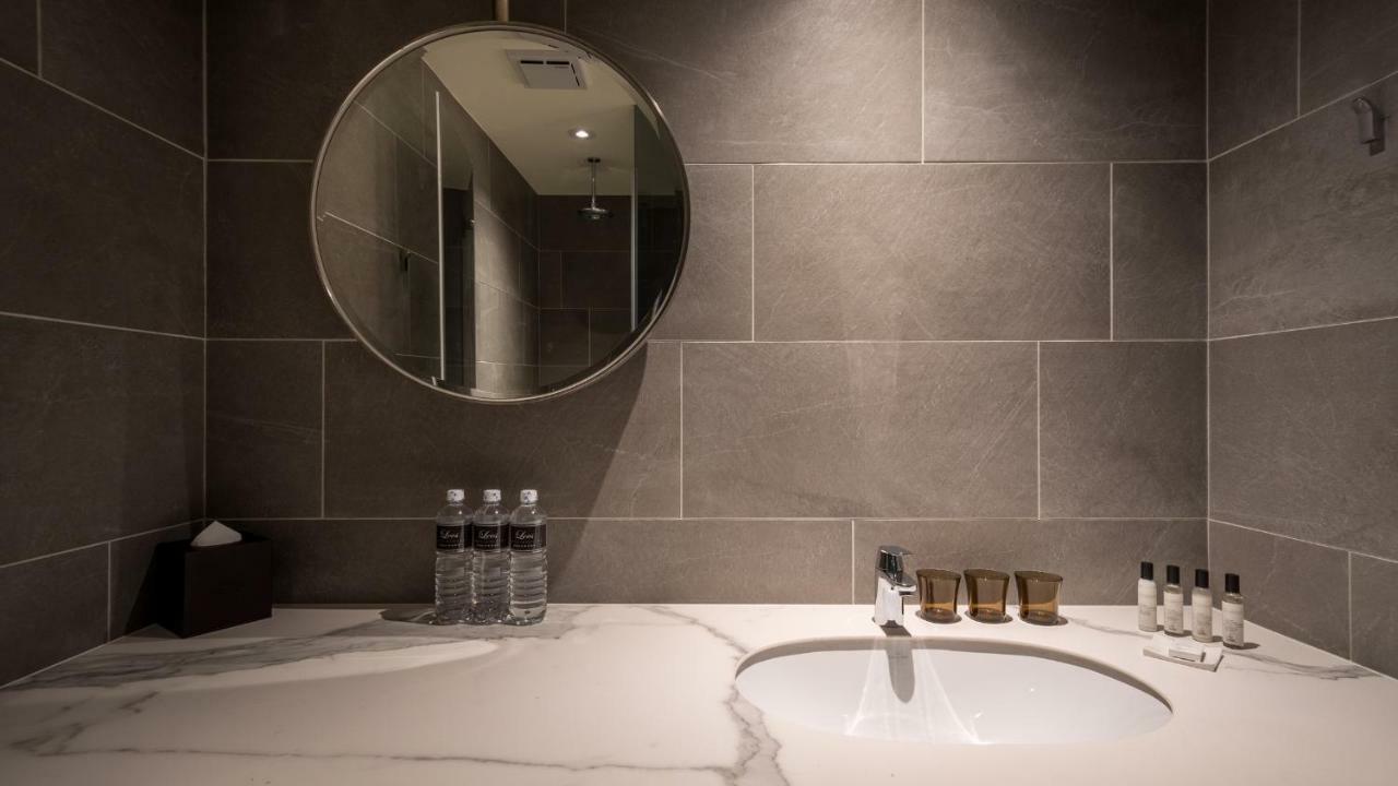 Park Lees Hotel Kaohsiung Buitenkant foto Bathroom