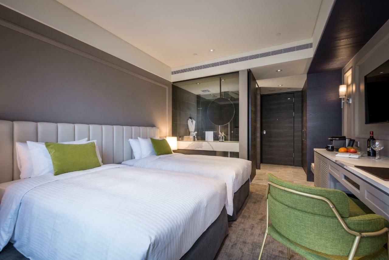 Park Lees Hotel Kaohsiung Buitenkant foto Deluxe Room