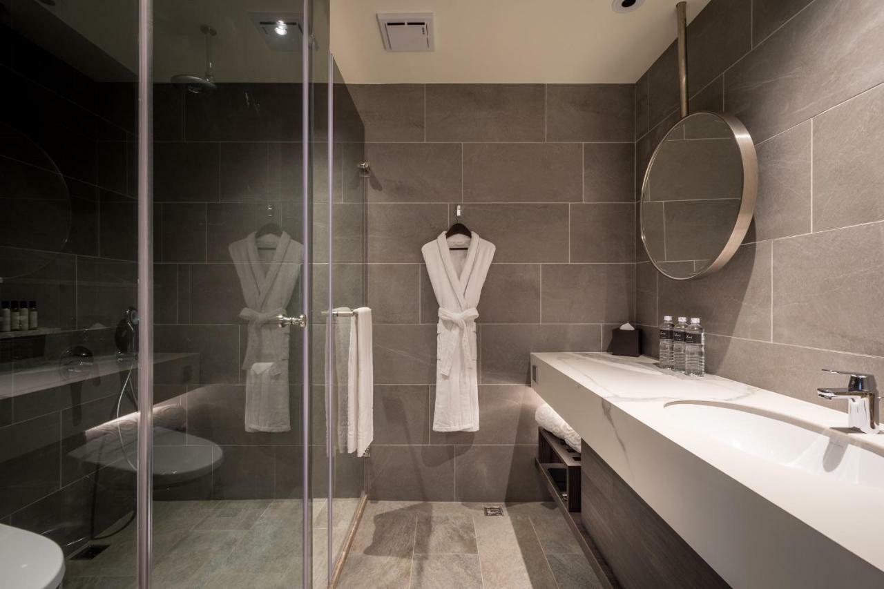 Park Lees Hotel Kaohsiung Buitenkant foto Bathroom